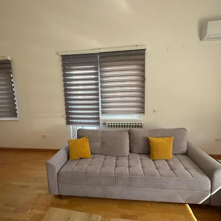 Sunnyplace Centar Apartman *